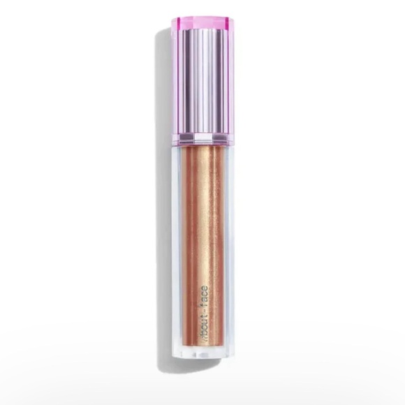 Light Lock Lip Gloss in Shade: Payton
High Sheen Creamy Lip Oil
New in box - Picture 2 of 5